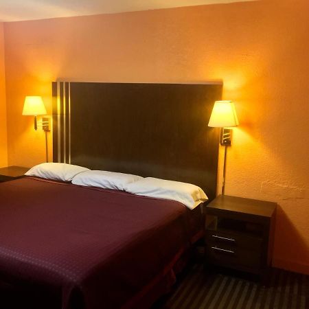 Westerner Motel Ламeса Екстериор снимка