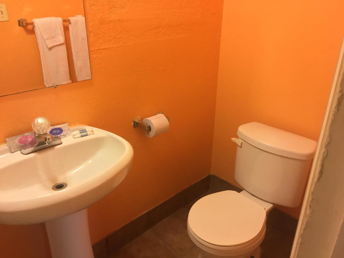 Westerner Motel Ламeса Екстериор снимка
