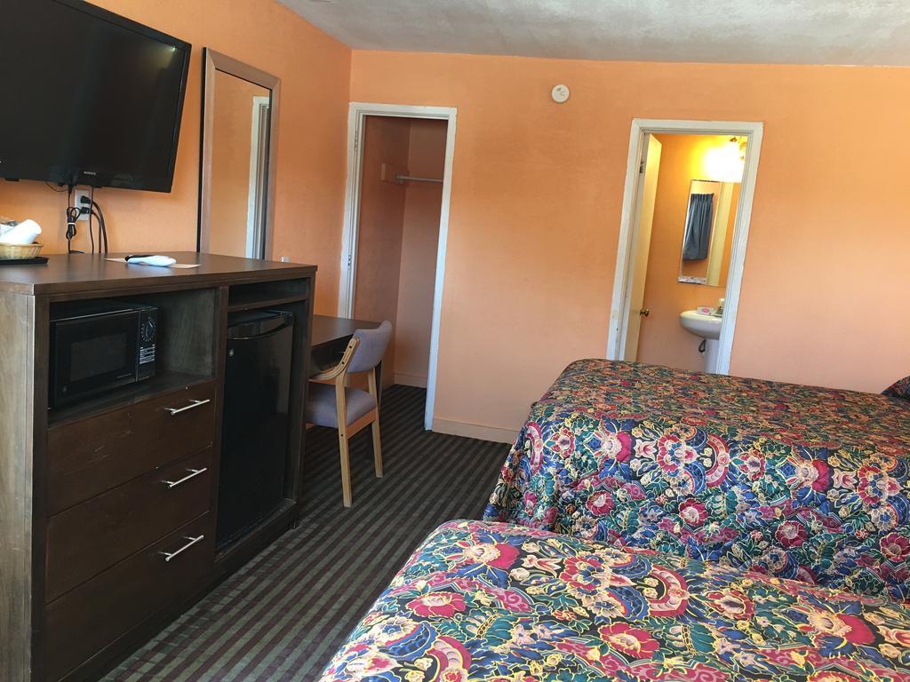 Westerner Motel Ламeса Екстериор снимка