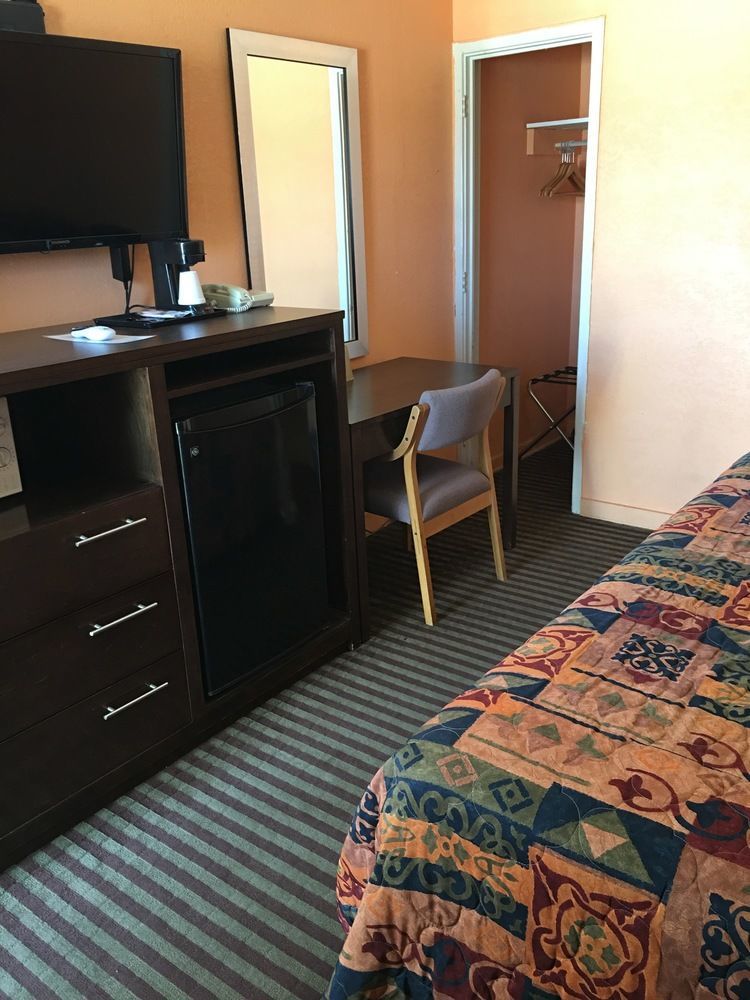 Westerner Motel Ламeса Екстериор снимка